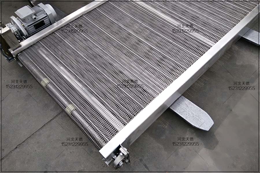 網(wǎng)帶輸送機