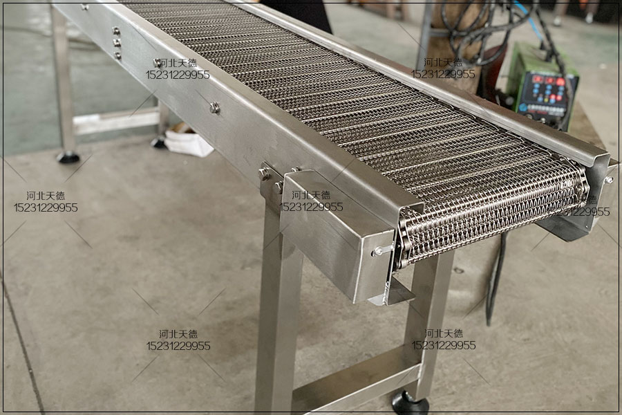 金屬網(wǎng)帶輸送機